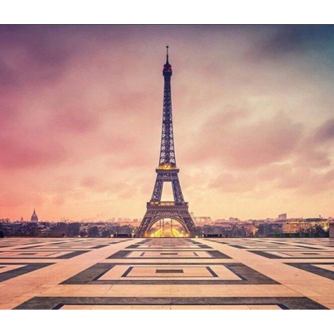 Splendid View of Eiffel Tower